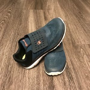 2/$15 BEAUTIFUL BLUE BOYS CHAMPION SNEAKERS